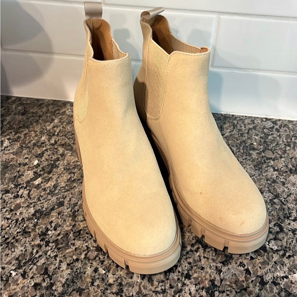 Lug sole boots